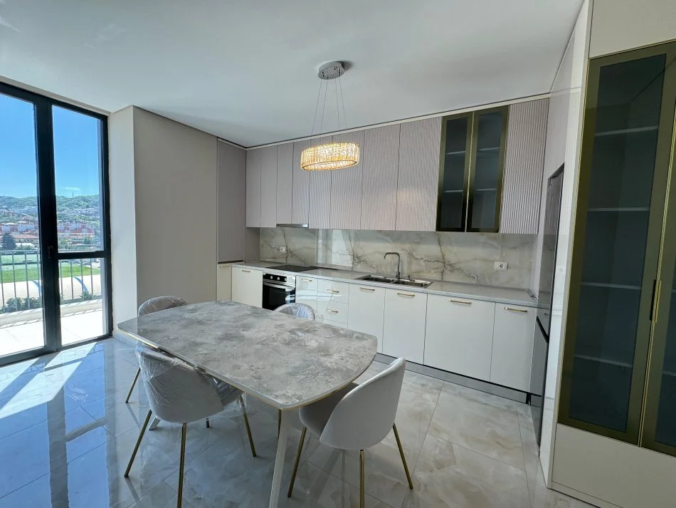 Tirane, jepet me qera apartament 2+1 Kati 9, 900 €