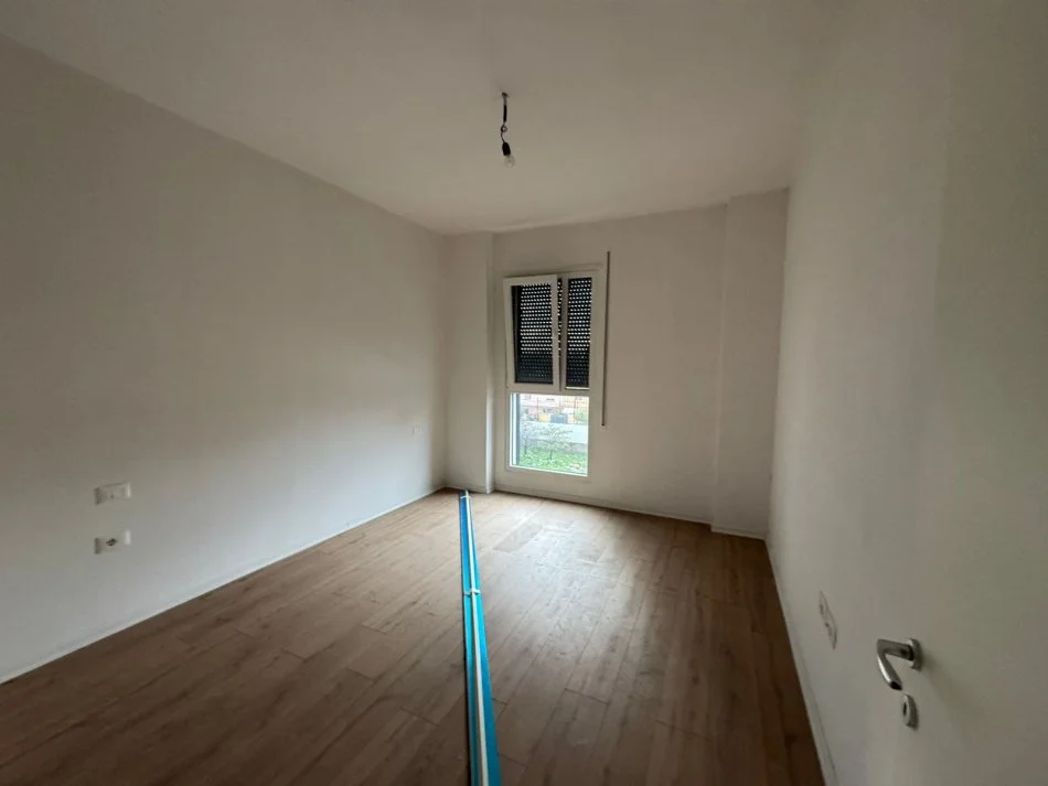 Tirane, jepet me qera apartament 2+1 Kati 2, 580 € 