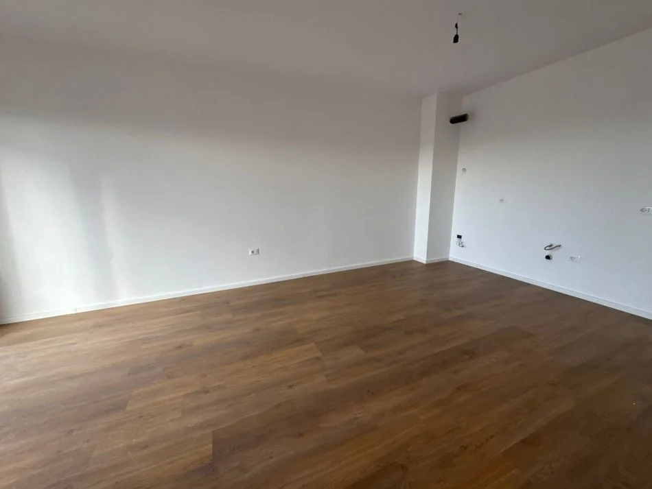 Tirane, jepet me qera apartament 1+1 Kati 8, 550 € 