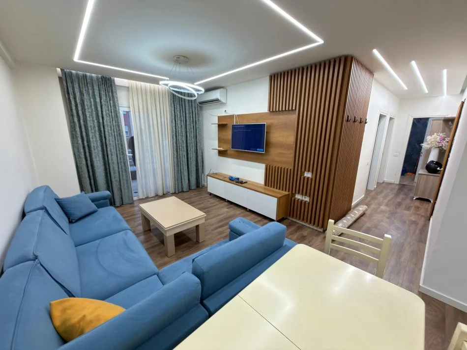 Tirane, jepet me qera apartament 2+1 Kati 4, 600 € 