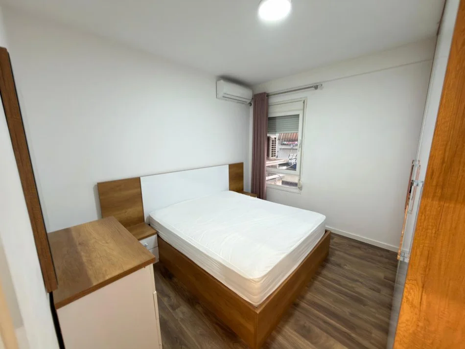 Tirane, jepet me qera apartament 2+1 Kati 4, 600 € 