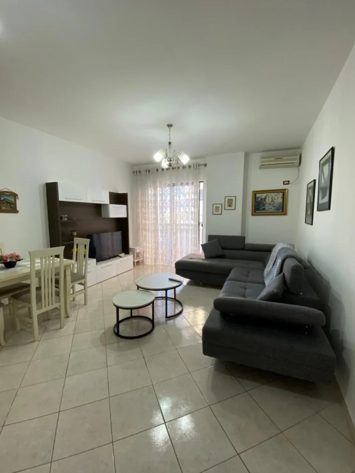 Tirane, jepet me qera apartament 2+1+Aneks+Ballkon Kati 5, 104 m² 500 € (Astir)