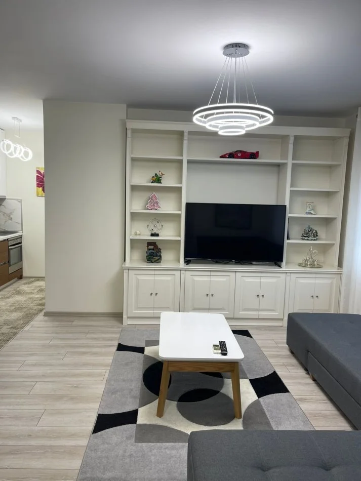 Tirane, jepet me qera apartament 1+1+Aneks+Ballkon Kati 9, 71 m² 900 € 