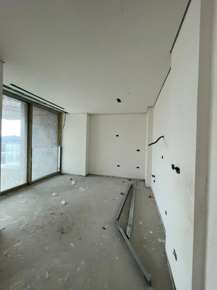 Tirane, shitet apartament 1+1+Ballkon , 138 m² (DownTown One)