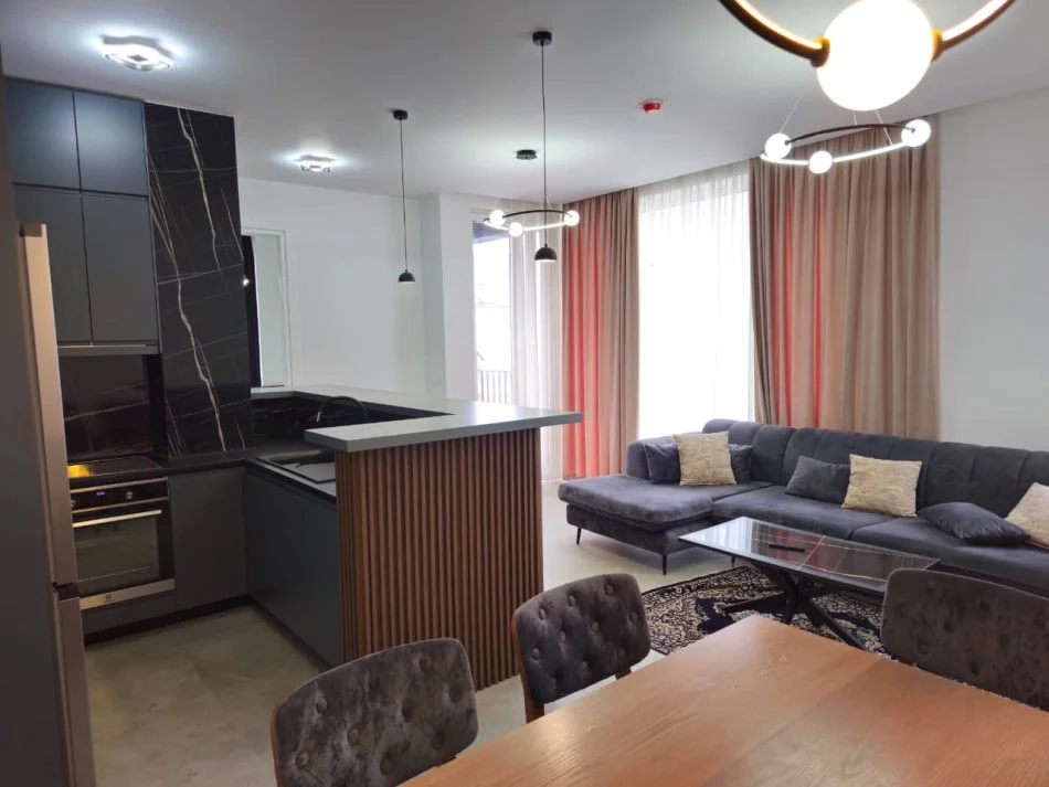 Tirane, jepet me qera apartament 2+1 Kati 2, 123 m² 1.350 € (LIQENI I THATE KOMPLEKSI FZ)