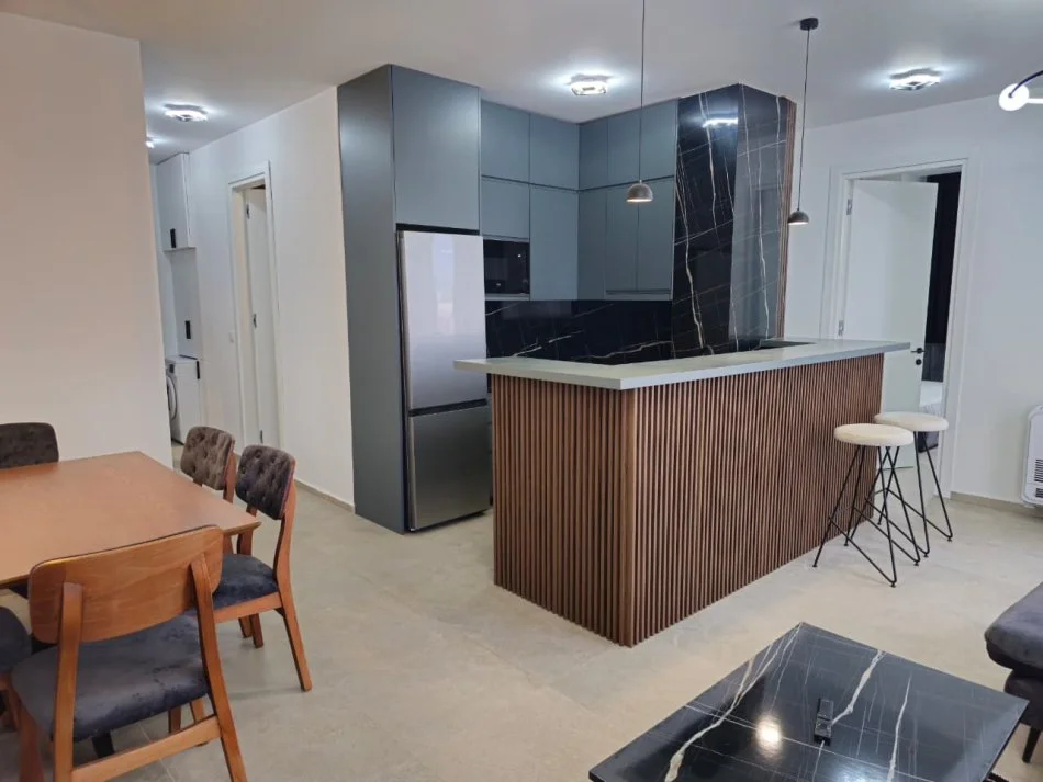 Tirane, jepet me qera apartament 2+1 Kati 2, 123 m² 1.350 € (LIQENI I THATE KOMPLEKSI FZ)