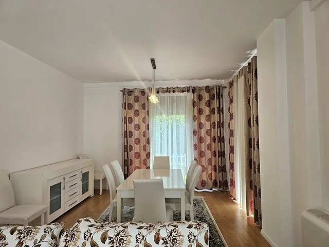 Tirane, jepet me qera Vile 3 Katshe , 270 m² 2.500 € (PRANE EAST GATE, TEG)