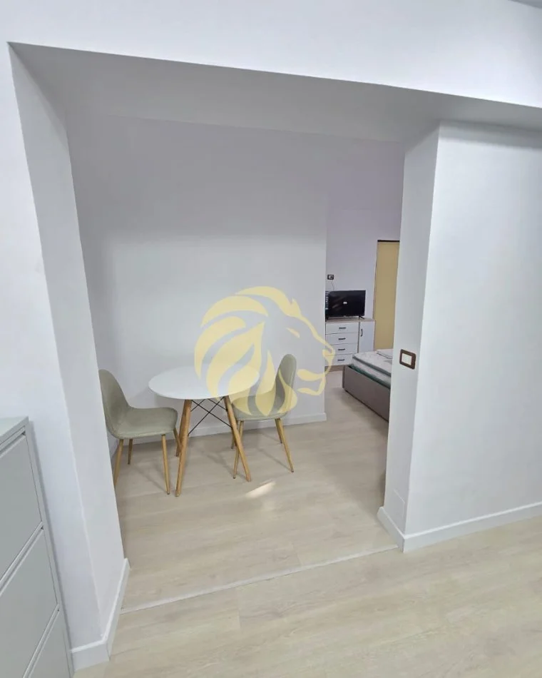 Tirane, jepet me qera garsonier 1+1 , 34 m² 500 € 