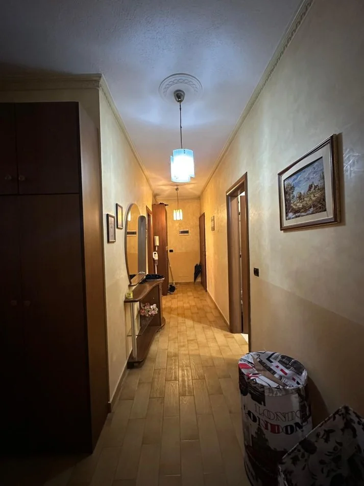 Tirane, jepet me qera apartament 2+1+Ballkon Kati 11, 108 m² 600 € (Kompleksi Panorama)
