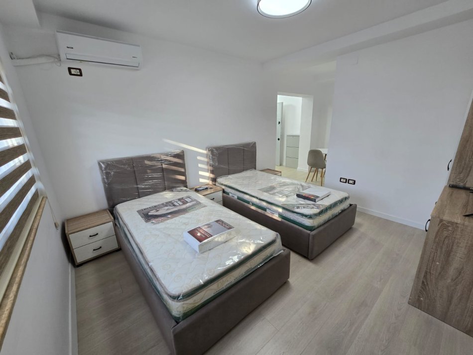 Tirane, jepet me qera garsonier Kati 2, 34 m² 500 € (Ne Qender te Tiranes)