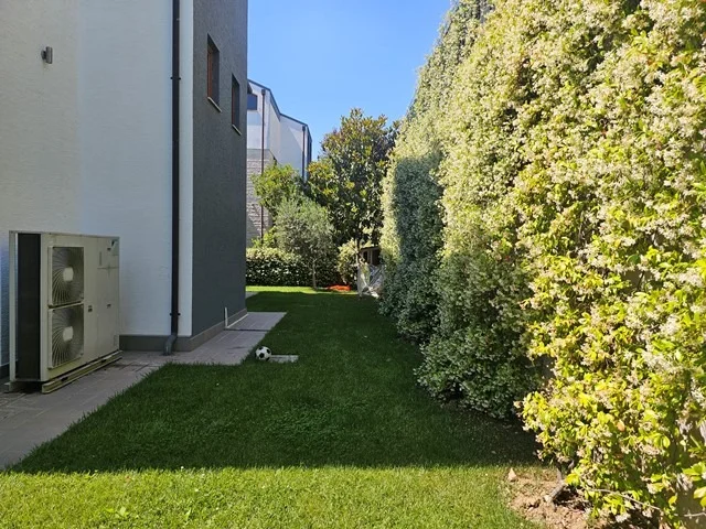 Tirane, jepet me qera Vile 4+1+Ballkon Kati 1, 344 m² 2.500 € (Teg)