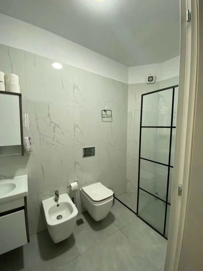 Tirane, shitet apartament 2+1+Aneks+Ballkon Kati 4, 109 m² 