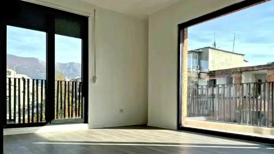 Tirane, shitet 1+1+Ballkon , 77 m² 162.000 € (Pazari i Ri)