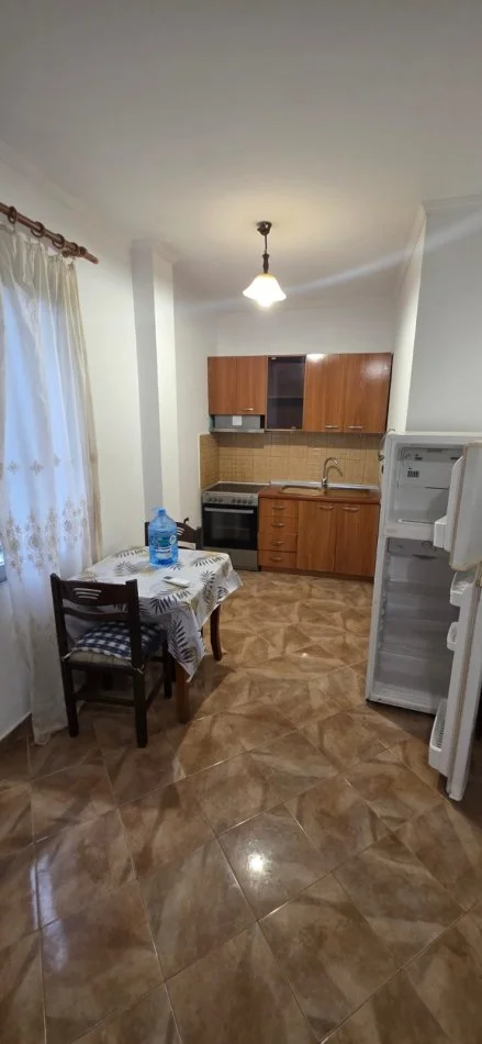 Shqiperi, jepet me qera Vile 1+1 Kati 2, 65 m² 350 € (Prane Kompleksit Grand)