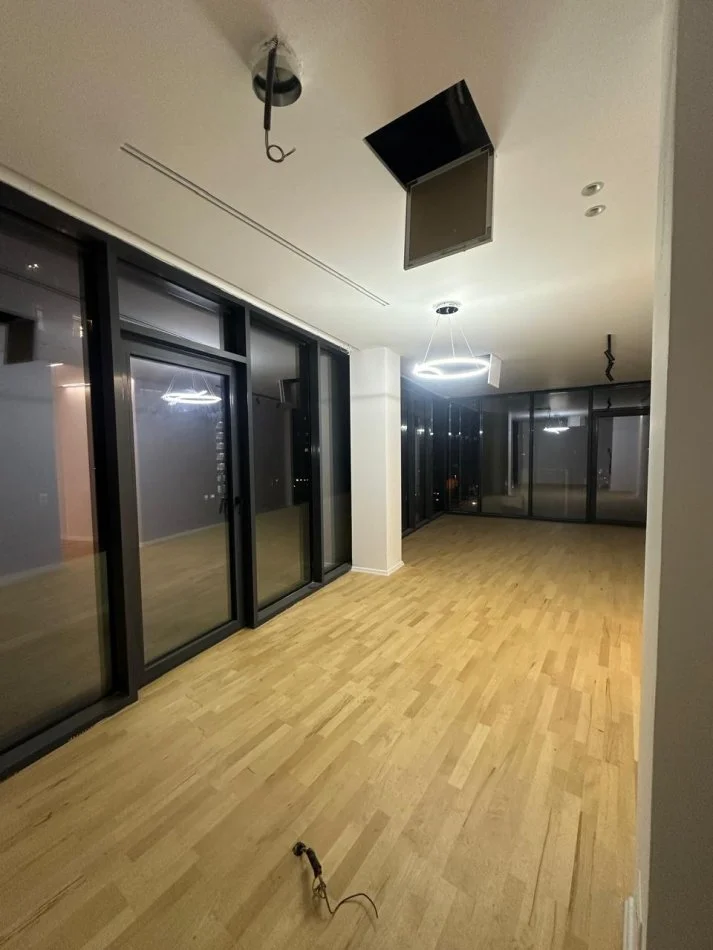 Tirane, shitet apartament 2+1+Ballkon Kati 5, 129 m² 454.500 € (Liqeni Artificial)
