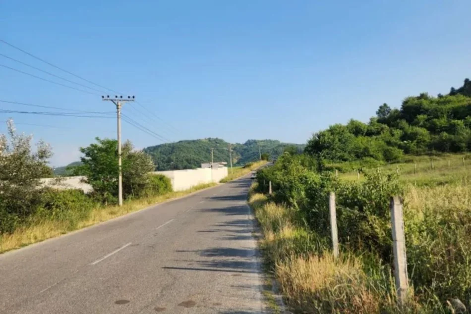 🟤 Shitet Tokë 4000m² Vishnje - Femra 100 📍) 265,000€ - Vendodhje Strategjike 🟢