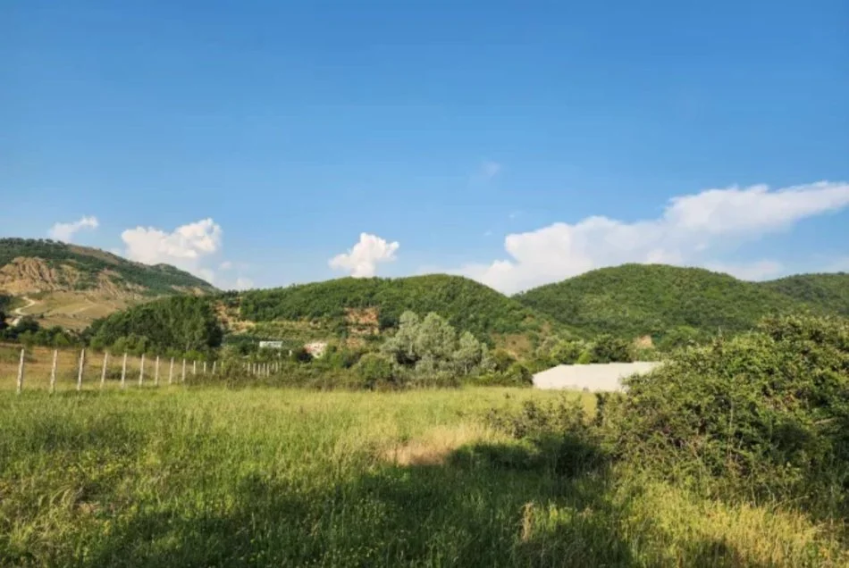 🟤 Shitet Tokë 4000m² Vishnje - Femra 100 📍) 265,000€ - Vendodhje Strategjike 🟢