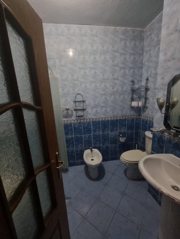 Tirane, jepet me qera apartament 2+1 Kati 8, 100 m² 600 € (SELVIA)