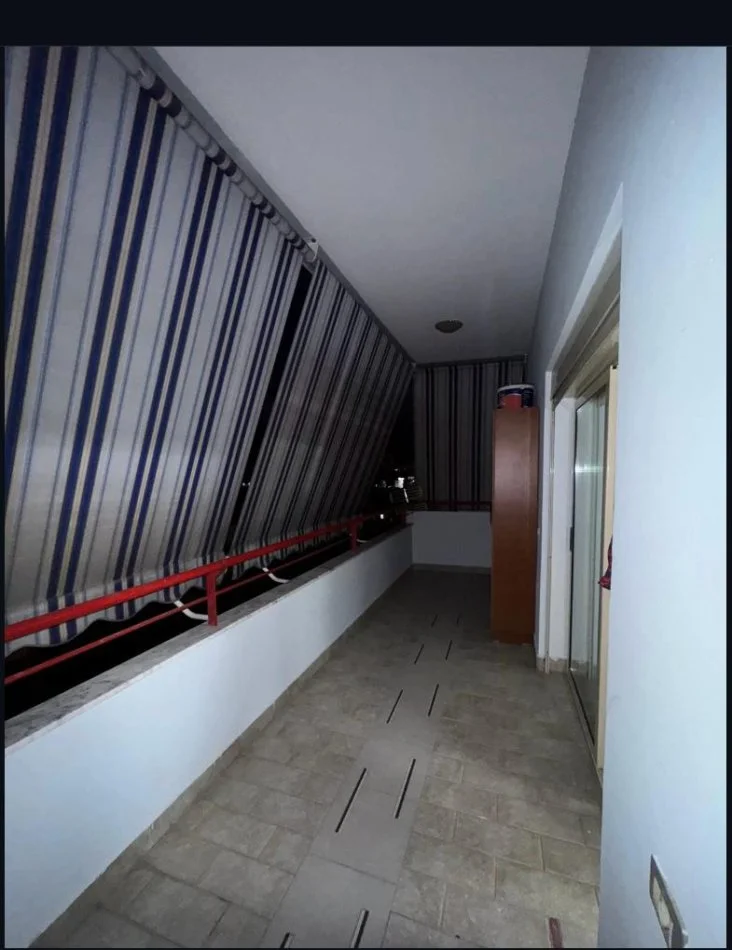Tirane, jepet me qera apartament 2+1+Aneks+Ballkon Kati 7, 100 m² 