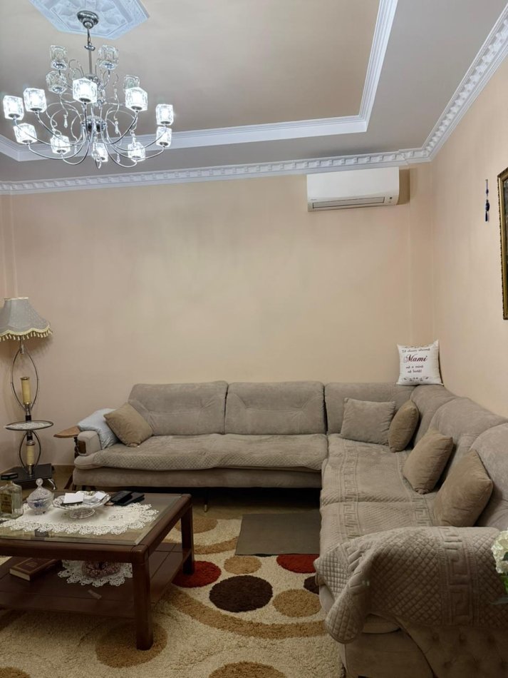 Tirane, jepet me qera apartament 3+1+Ballkon Kati 3, 220 m² 500 € (Porcelan)