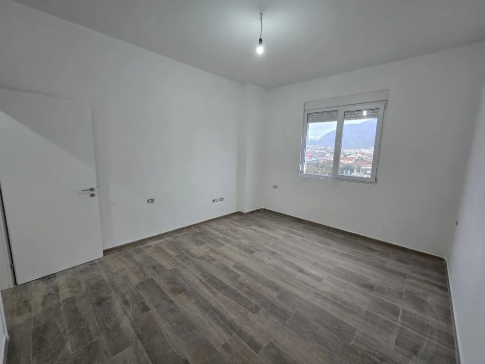 Tirane, shitet apartament 1+1+Ballkon Kati 3, 90 m² 121.000 € (BULEVARDI I RI)