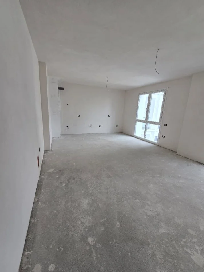 Tirane, shitet apartament 2+1+Aneks+Ballkon , 112 m² 212.200 € 
