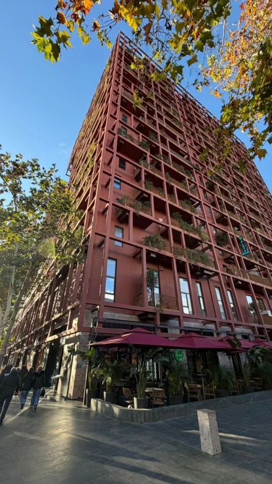 Tirane, jepet me qera ambjent biznesi Kati 2, 124 m² 1.500 € 