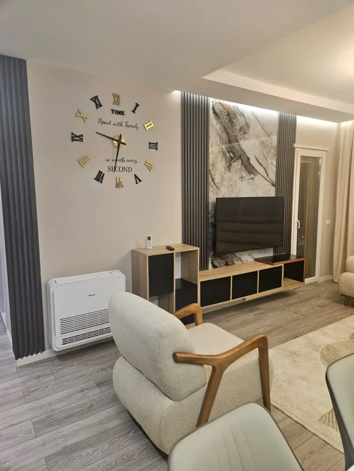 Tirane, jepet me qera apartament 2+1+Ballkon , 91 m² 700 € (Rruga Dritan Hoxha)