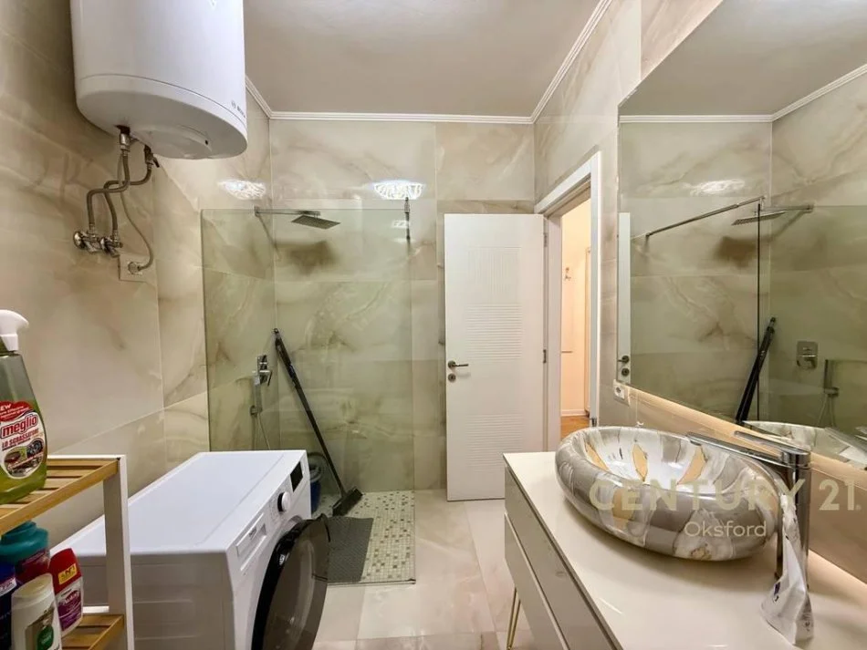 Tirane, jepet me qera apartament 2+1 , 80 m² 1.100 € (RRUGA E KOSOVARËVE!)