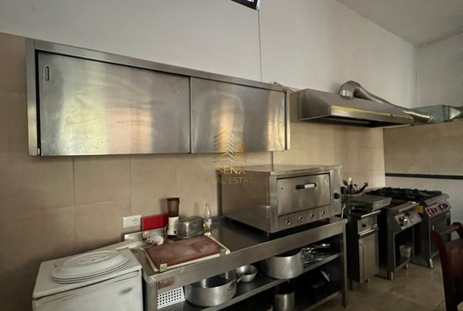 Durres, jepet me qera ambjent biznesi Kati 2, 444 m² 3.500 € (Rruga Luice Miloti)