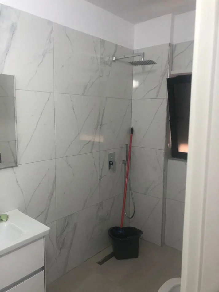 Tirane, shitet apartament 3+1 , 117 m² 261.009 € (Rruga e Dibrës)