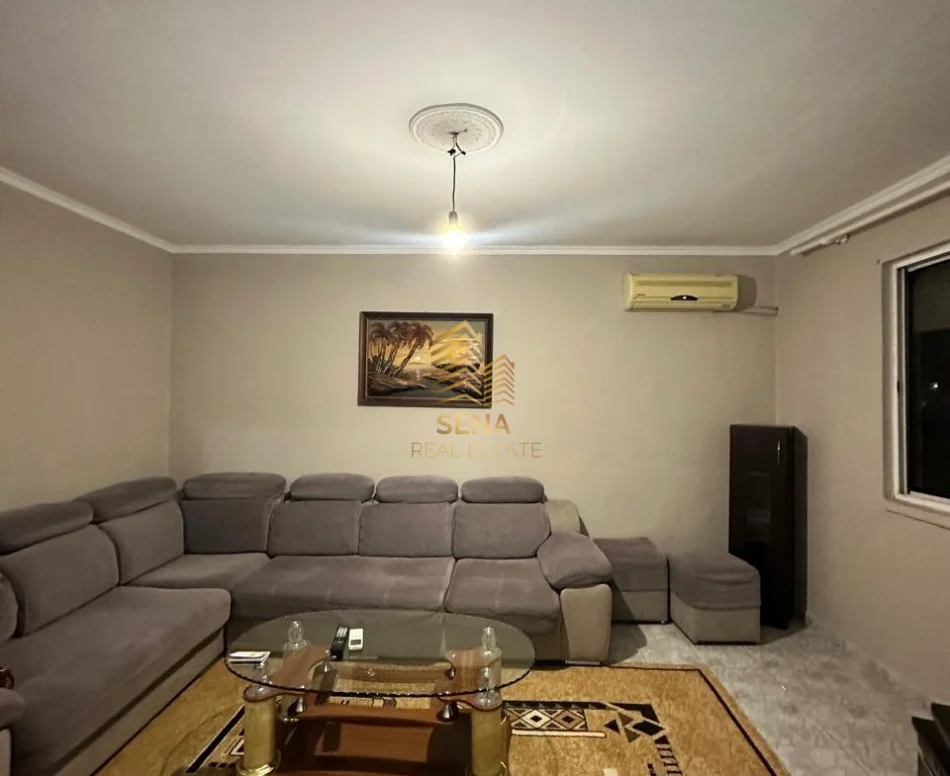 Tirane, jepet me qera apartament 1+1 Kati 4, 65 m² 450 € (Laprake)