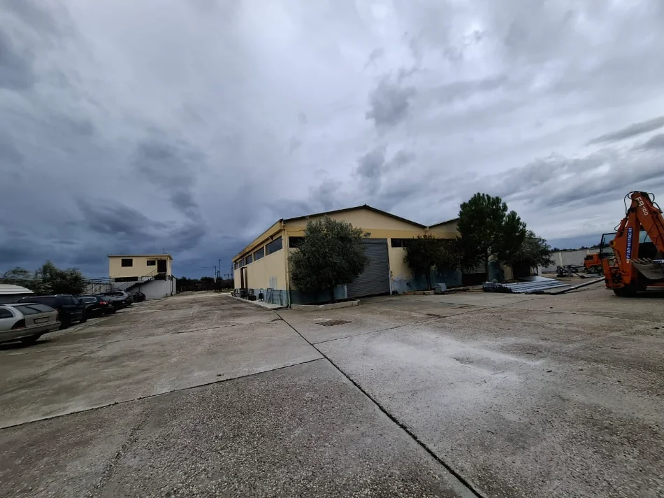 Vlore, shitet magazine Kati 0, 7.000 m² 500.000 € (Novosele, Vlore)