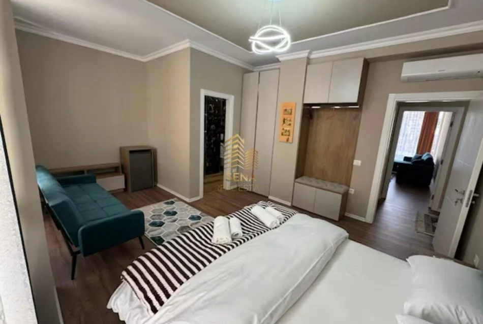 Tirane, jepet me qera apartament 2+1+Ballkon Kati 1, 110 m² 900 € (Rruga Riza Cerova)