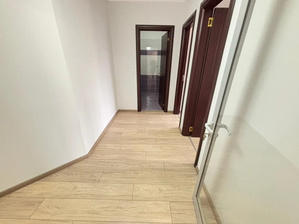 Tirane, shitet apartament 2+1 , 104 m² 258.009 € (Rruga Muhamet Gjollesha)