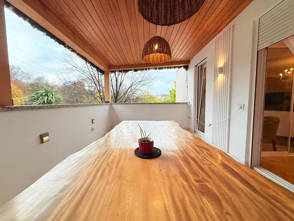 Tirane, shitet apartament 2+1+Ballkon Kati 2, 165 m² 369.000 € (Pranë Kopshtit Botanik)