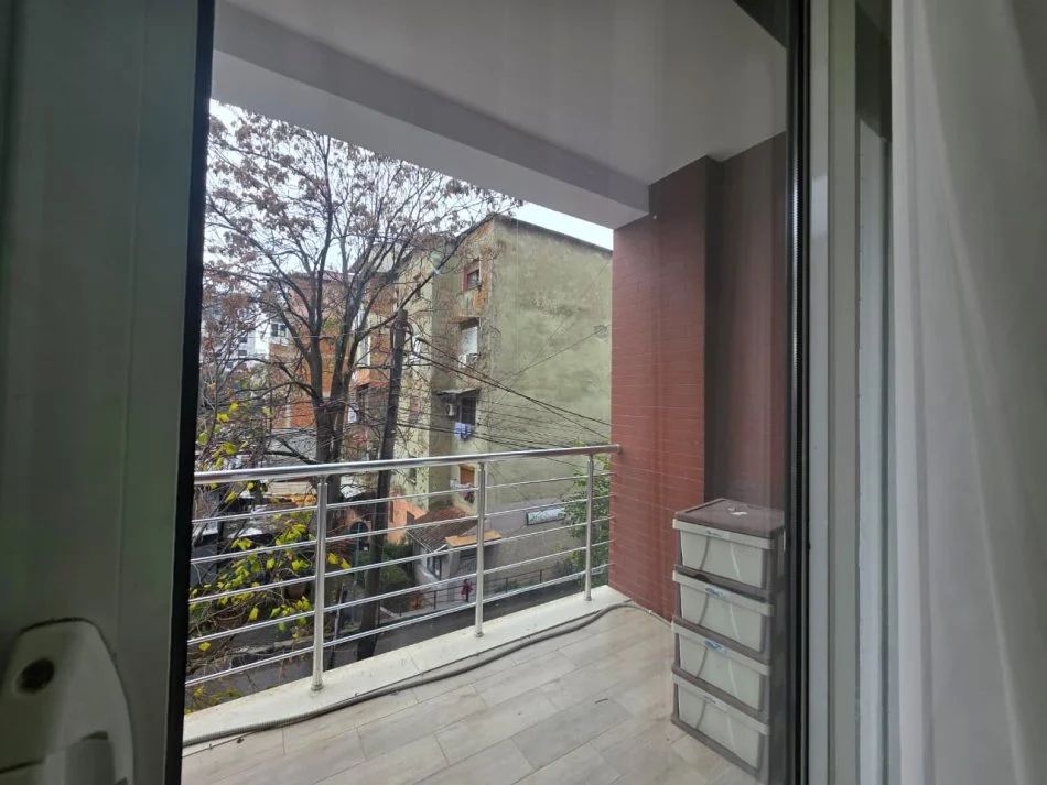 Jepet me Qera Apt 1+1 (+ Bllkn)  Super i Bollshem 70m2  (Fakulteti i Mjeksise - Shkolla e Bashkuar📍) PALLAT i ri v. 2022 - 54,000 leke / Muaj