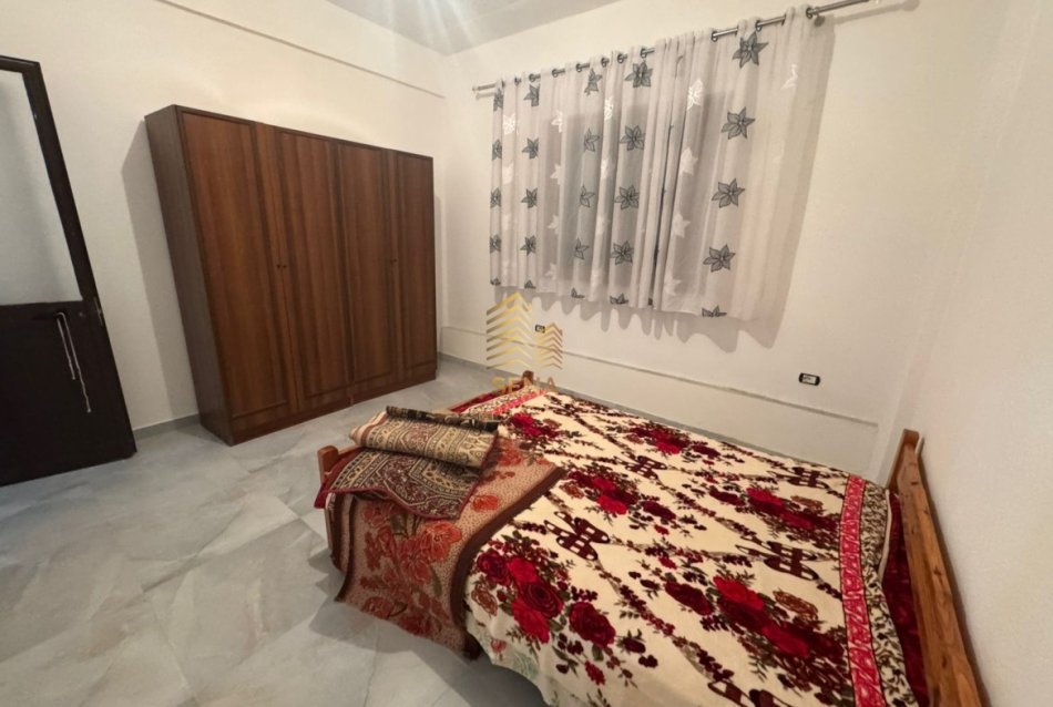 Tirane, jepet me qera apartament 1+1 Kati 1, 75 m² 350 € (Rruga 5 Maji)