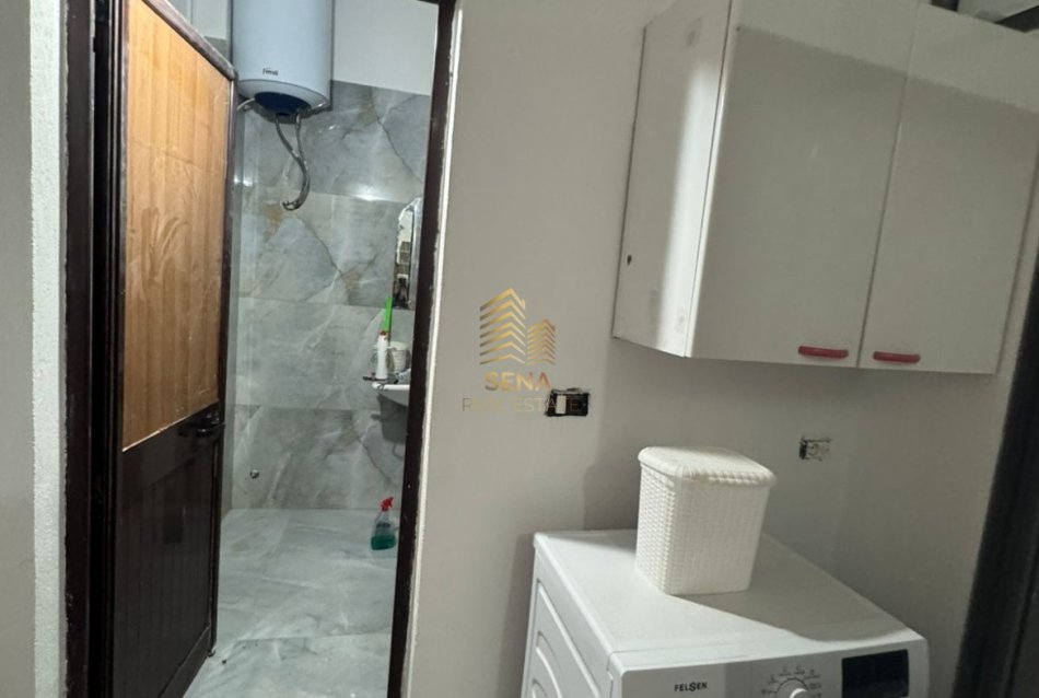 Tirane, jepet me qera apartament 1+1 Kati 1, 75 m² 350 € (Rruga 5 Maji)