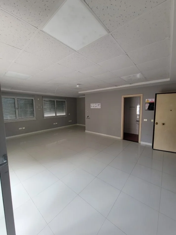 jepet me qera zyre Kati 5, 210 m² 3700 € (BLLOK)