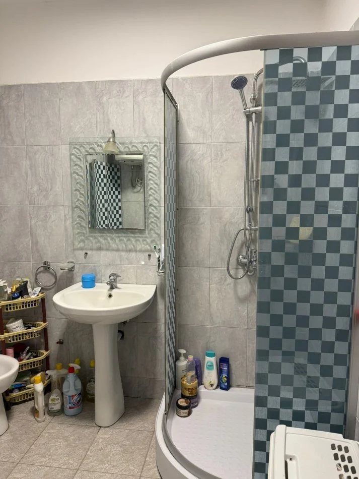 Tirane, jepet me qera apartament 1+1 Kati 9, 65 m² 479 € (Misto Mame)