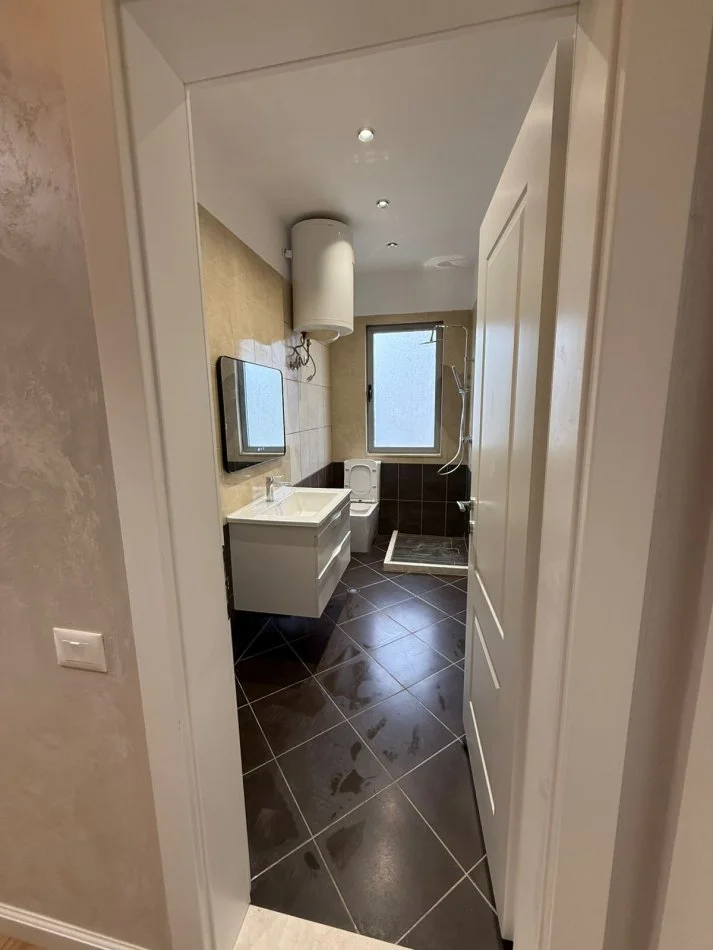 Tirane, shitet apartament 1+1 , 59 m² 121.009 € (Astir, pranë Nela 5)