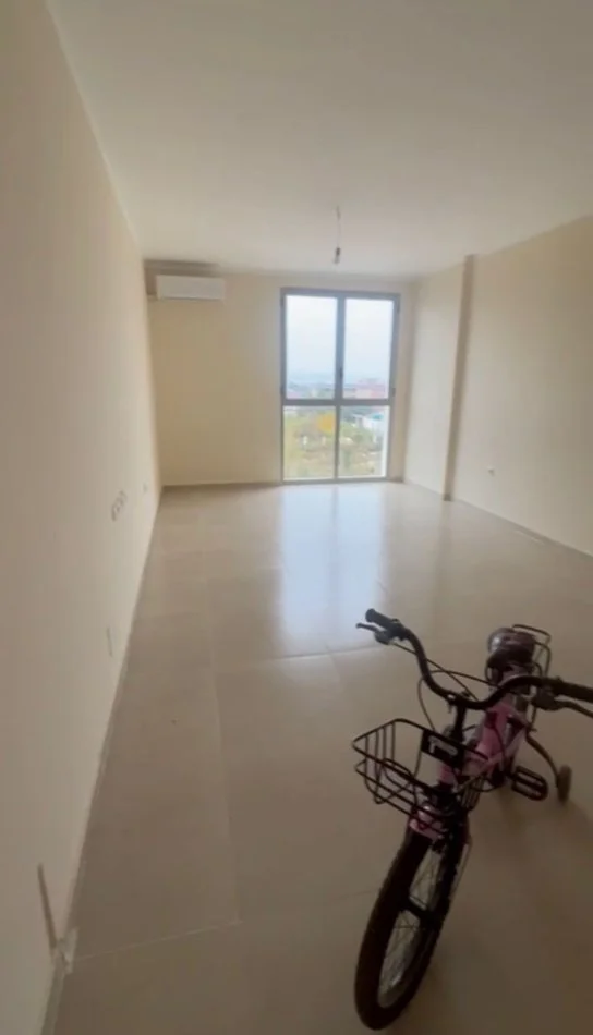 Tirane, jepet me qera apartament 1+1+Ballkon Kati 4, 65 m² 350 € (5 Maji (Pallatet e Fundit))