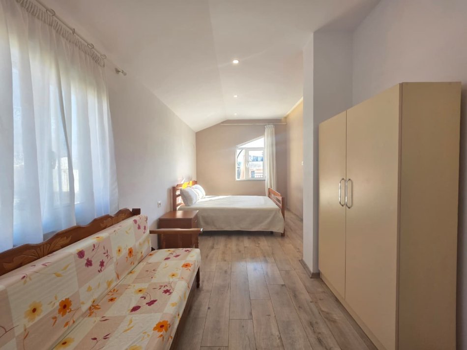 Me Qira: Apartament 2+1 (+ Super Verande & 1 Post Parkimi ✨️) Rrethrrotullimi Shkoze📍 (3 min nga rrethi🔥)  500€/muaj