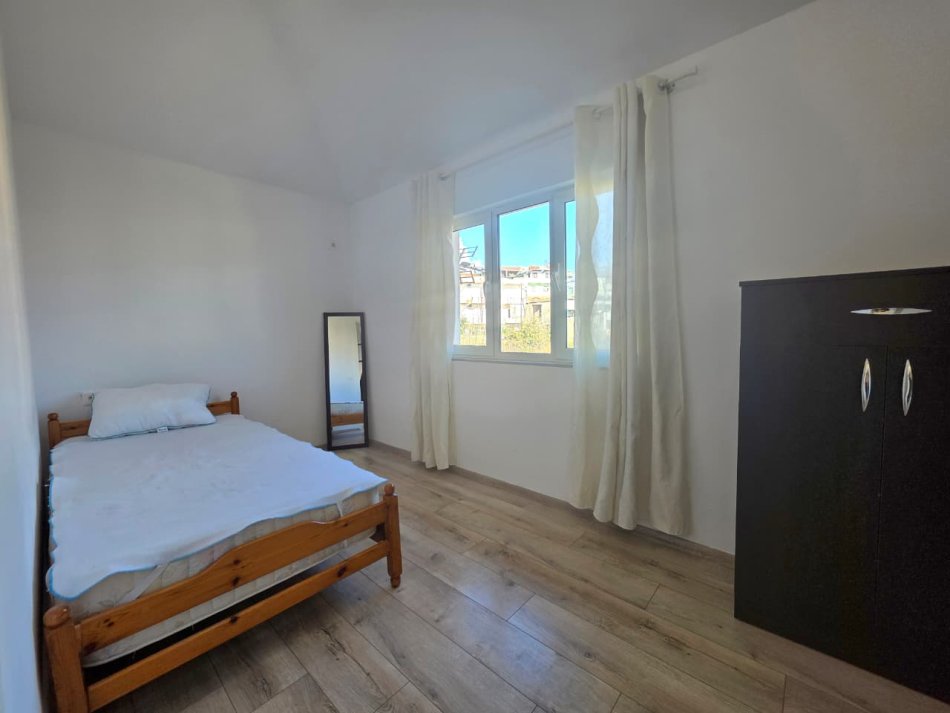 Me Qira: Apartament 2+1 (+ Super Verande & 1 Post Parkimi ✨️) Rrethrrotullimi Shkoze📍 (3 min nga rrethi🔥)  500€/muaj