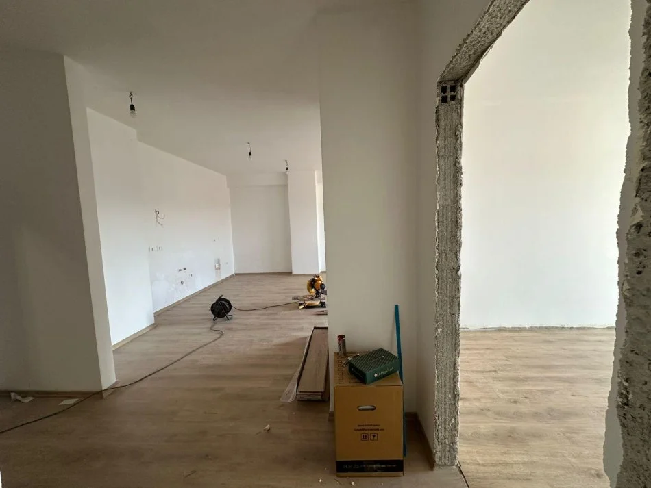 Tirane, shitet apartament 2+1 Kati 2, 117 m² 193.050 € (KOMPLEKSI AURA)