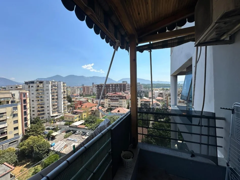 Durres, jepet me qera apartament 2+1+Ballkon Kati 7, 113 m² 800 € (KIKA 1)