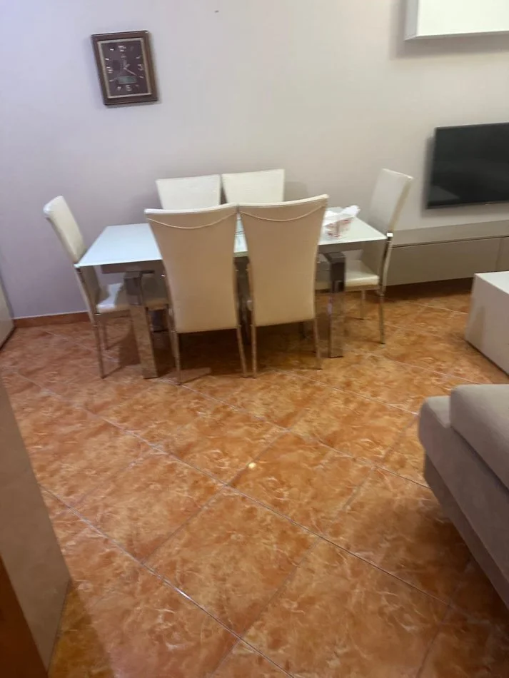 Tirane, jepet me qera apartament 2+1+Aneks+Ballkon Kati 3, 100 m² 