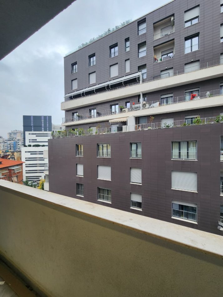 Zyre me Qira ( totalisht e re)🔥 Pallat 2024 Selvia/ Sa kalon vilën Gold -- 105 m2 55.000 lekë/Muaj Neto