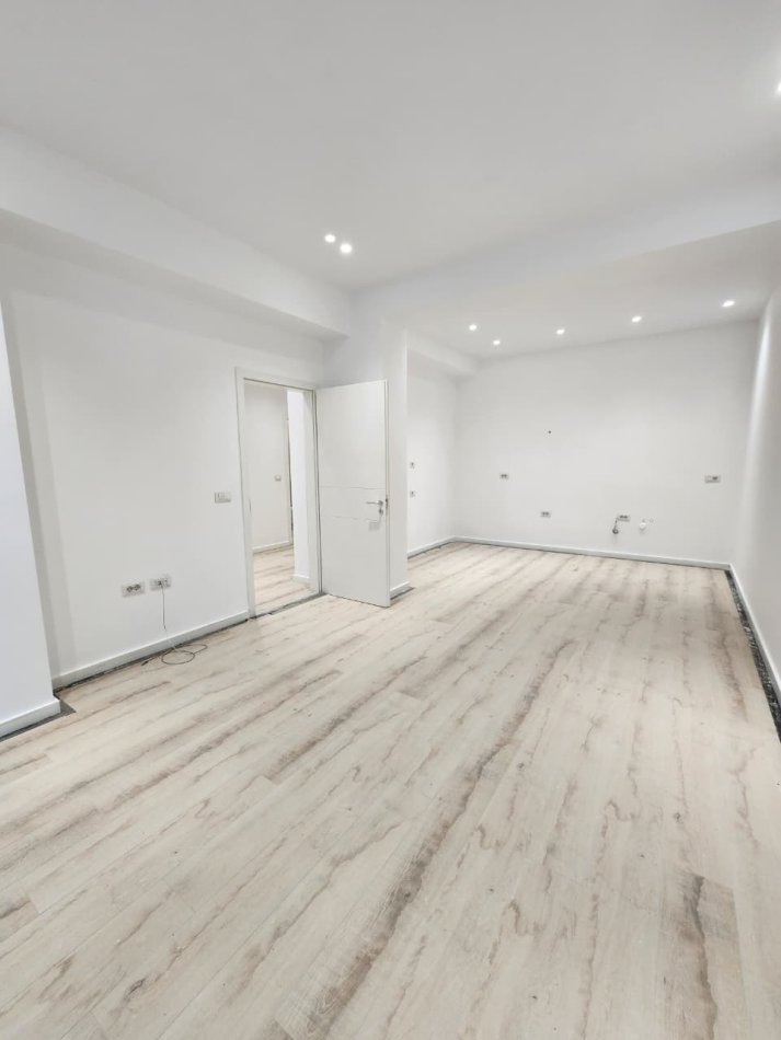 Zyre me Qira ( totalisht e re)🔥 Pallat 2024 Selvia/ Sa kalon vilën Gold -- 105 m2 55.000 lekë/Muaj Neto